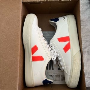 veja sneakers size 7 women